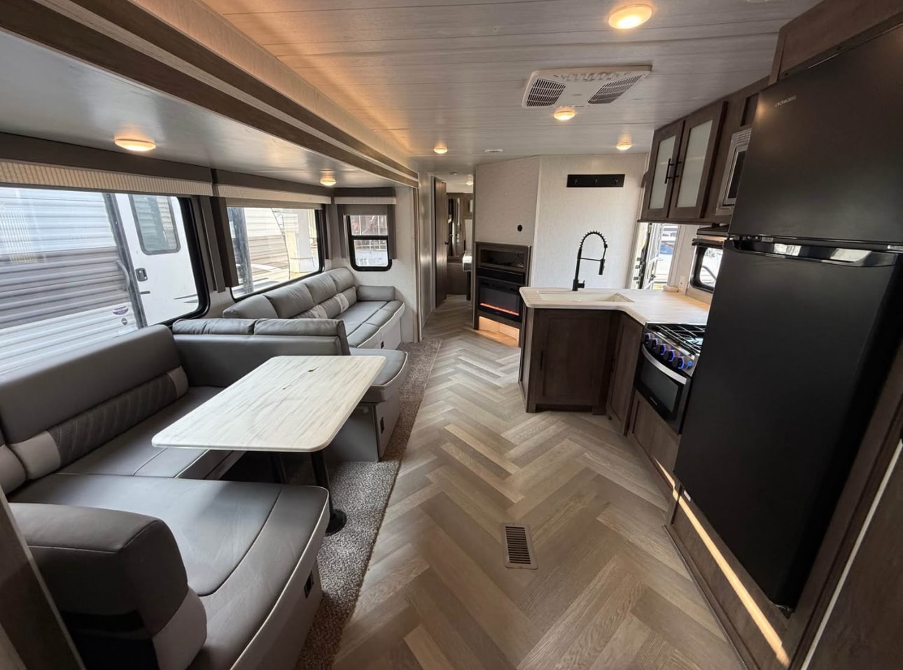2022 Forest River Salem 29VBUD Travel Trailer thumbnail 2