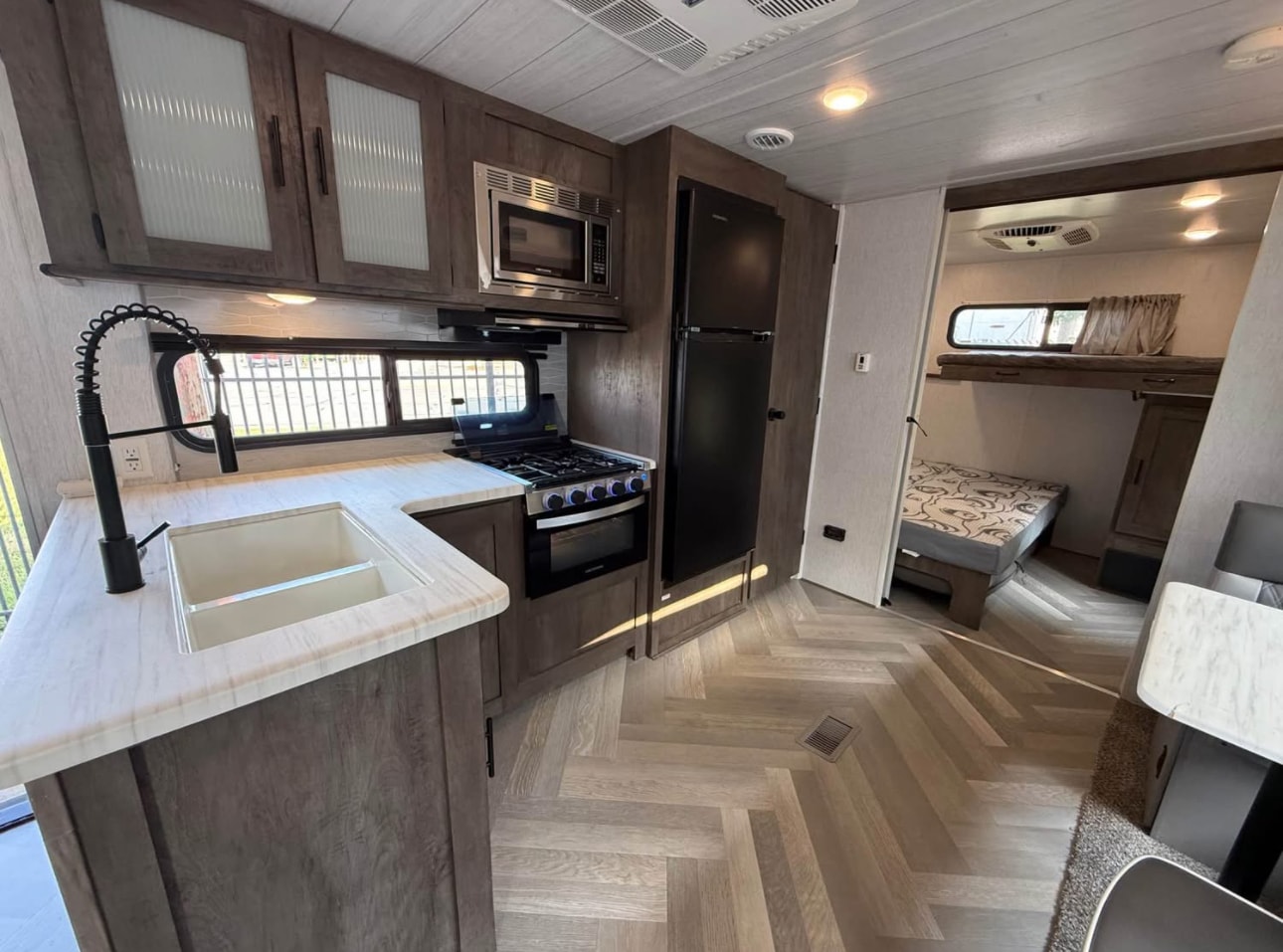 2022 Forest River Salem 29VBUD Travel Trailer thumbnail 3