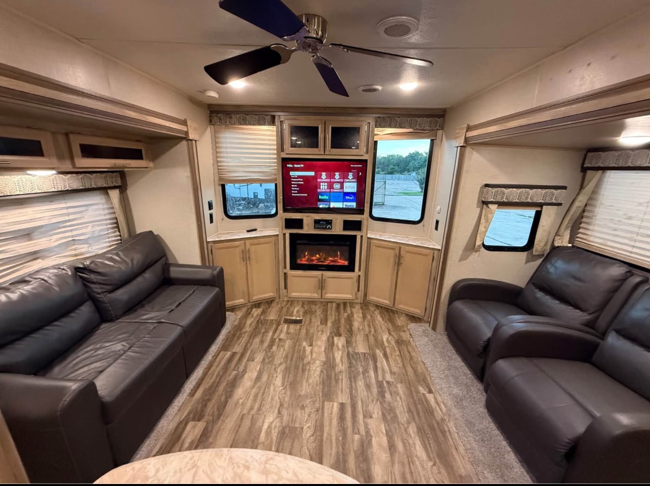 2020 Forest River Catalina 39MKTs  Travel Trailer thumbnail 4