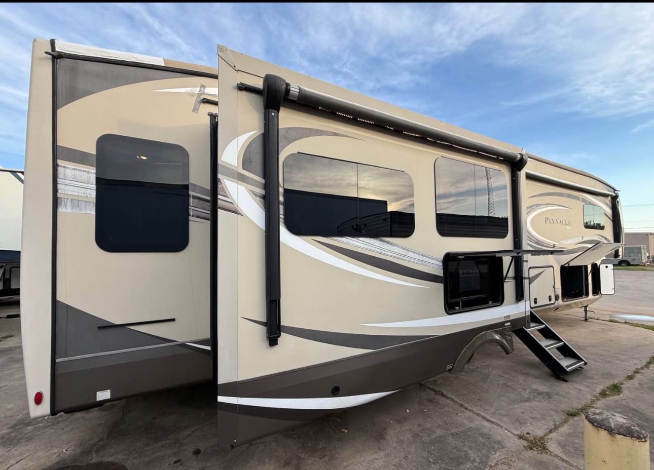 2018 Jayco Pinnacle 37RSTS thumbnail 8