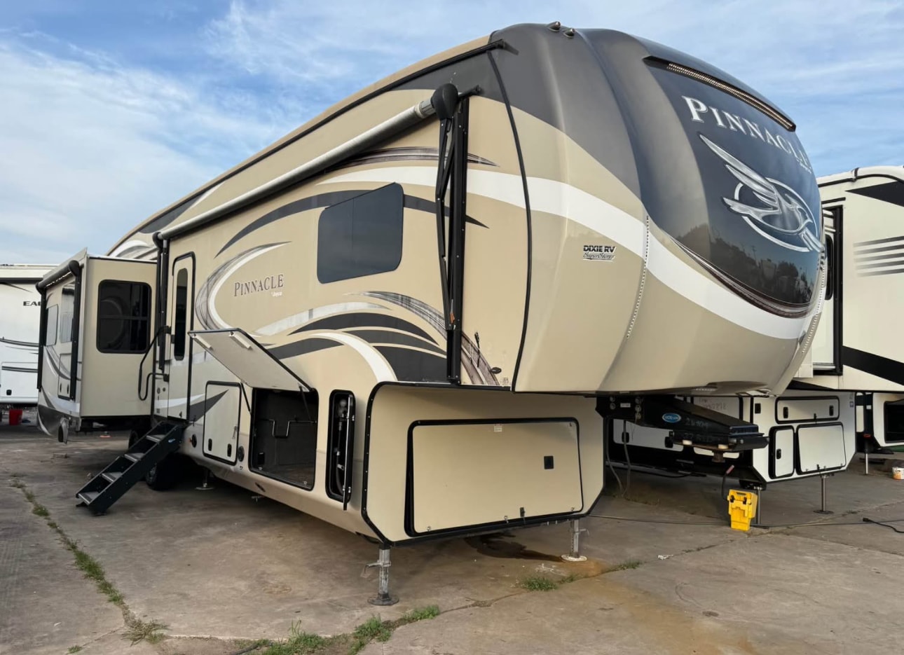 2018 Jayco Pinnacle 37RSTS thumbnail 9