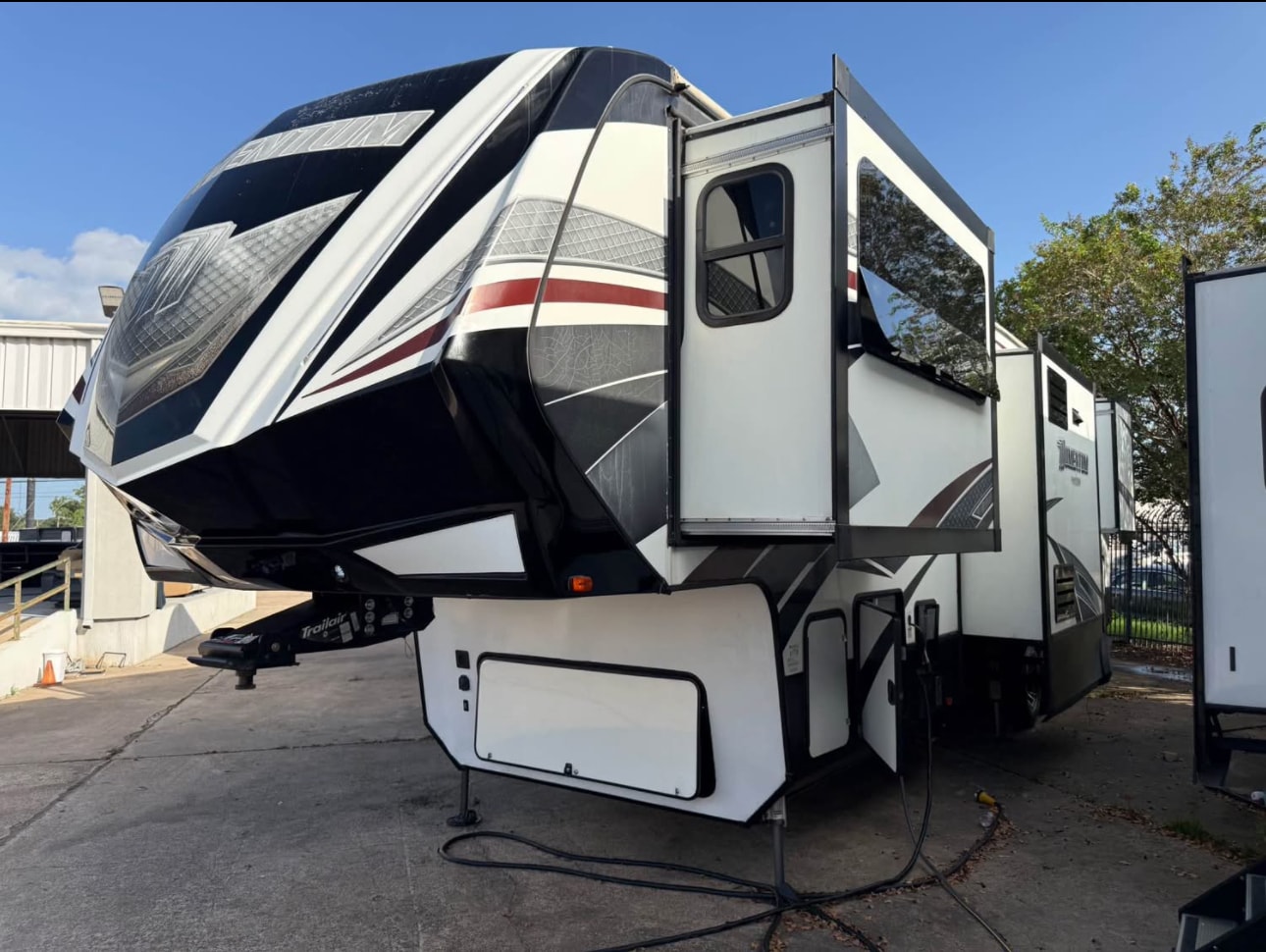 2017 Grand Design Momentum 376TH Toy Hauler
