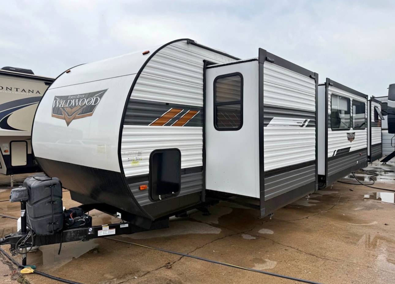 2022 Forest River Wildwood 33TS Travel Trailer