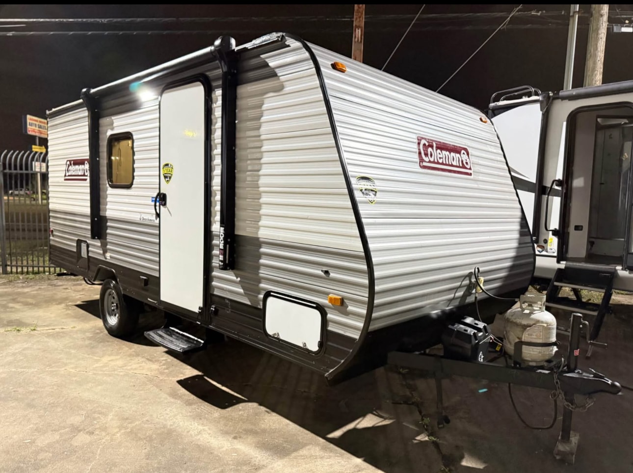 2023 Coleman 17B Travel Trailer