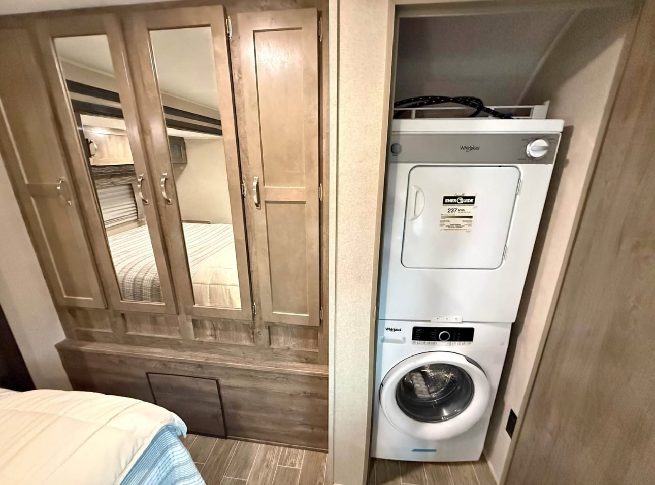 2020 Palomino Puma 31RLQS Travel Trailer thumbnail 3