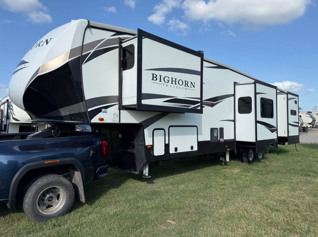 2021 Heartland BigHorn 39RK Fifth Wheel thumbnail 3