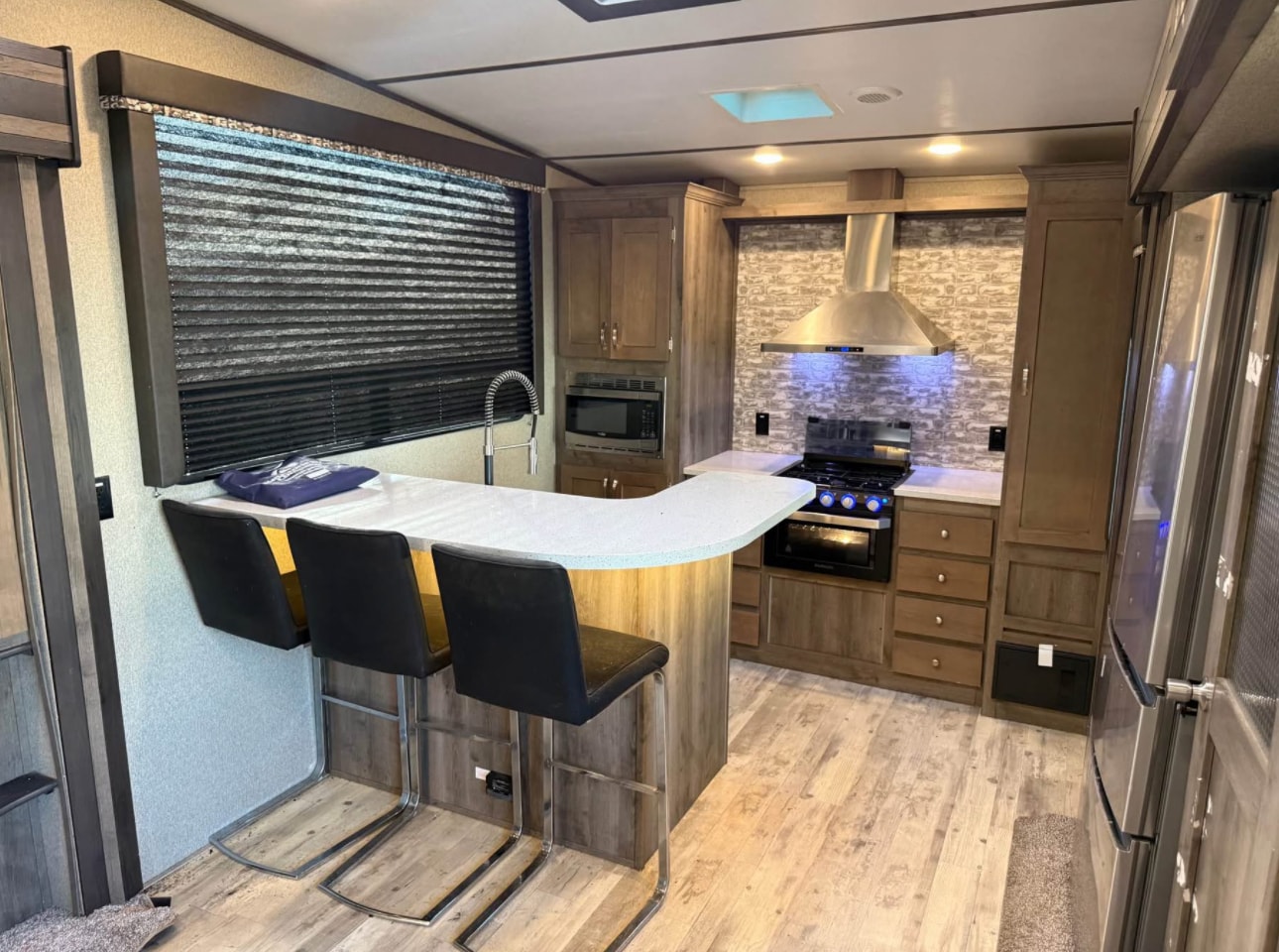 2020 Keystone Sprinter Limited 3551 Fifth Wheel thumbnail 10