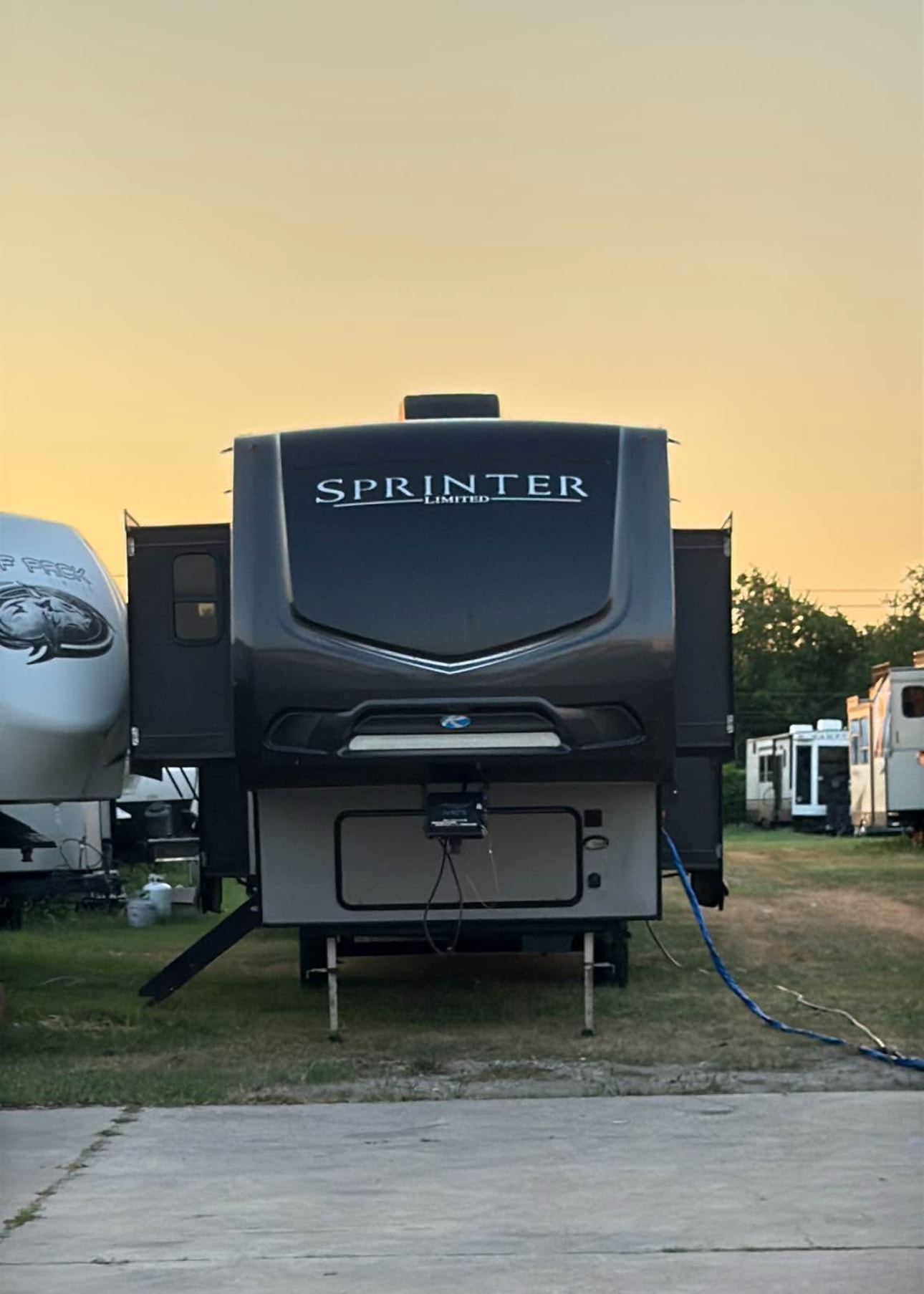 2020 Keystone Sprinter Limited 3551 Fifth Wheel thumbnail 9