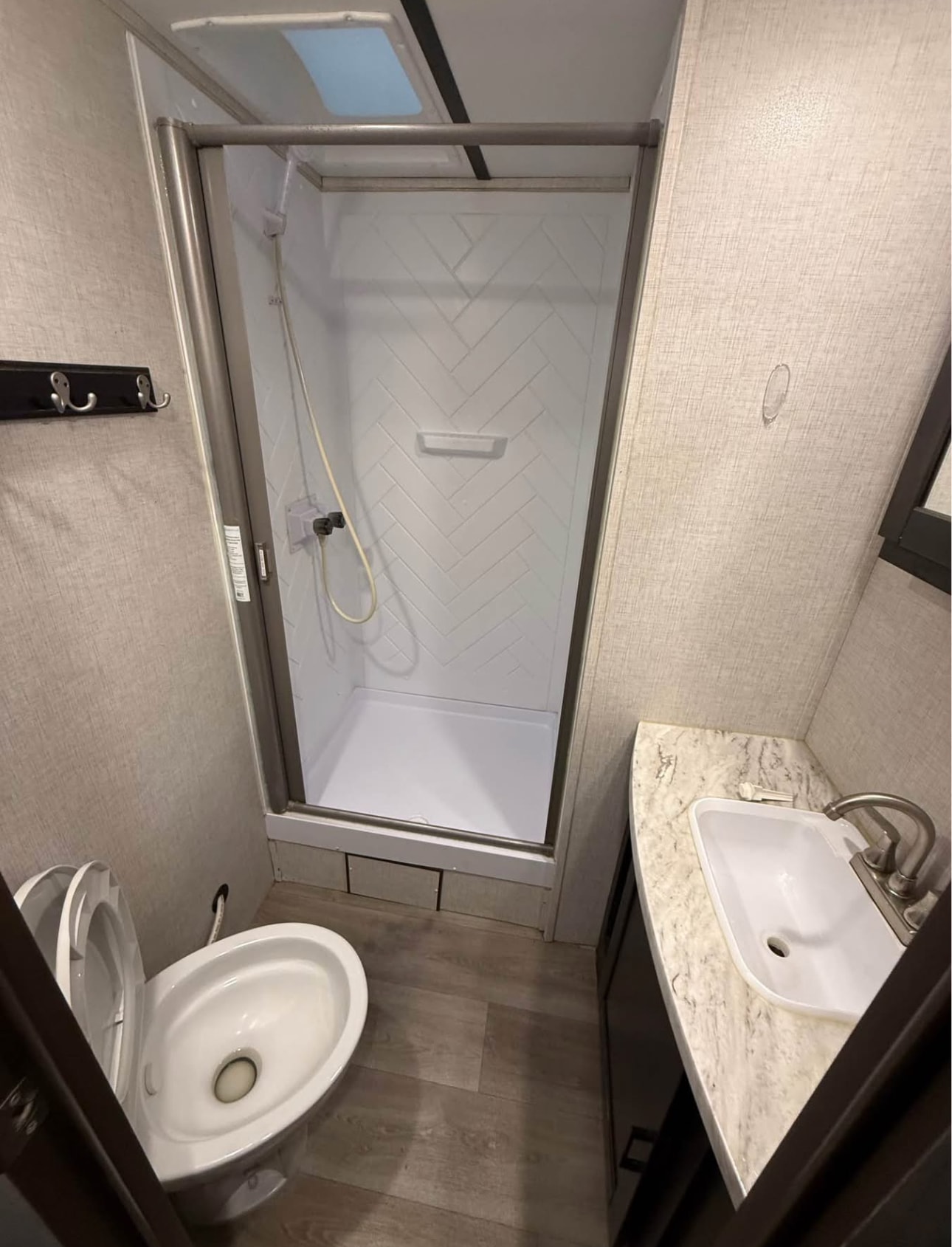 2022 CrossRoad Cruiser Aire 30RLS Travel Trailer thumbnail 7