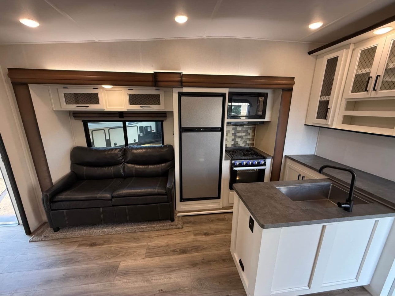 2021 Prime Time Crusader Lite 33BH Fifth Wheel thumbnail 2
