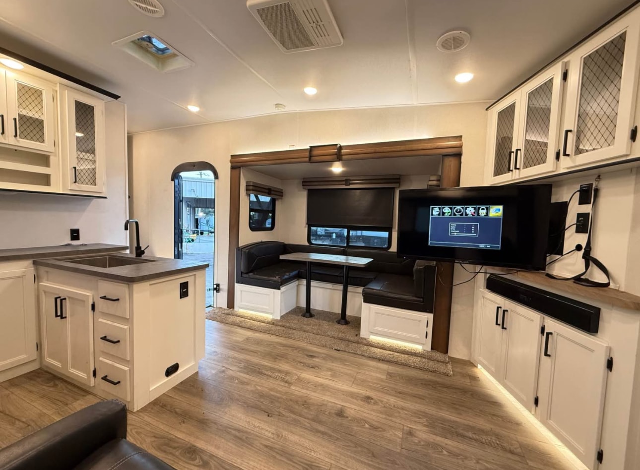 2021 Prime Time Crusader Lite 33BH Fifth Wheel thumbnail 4