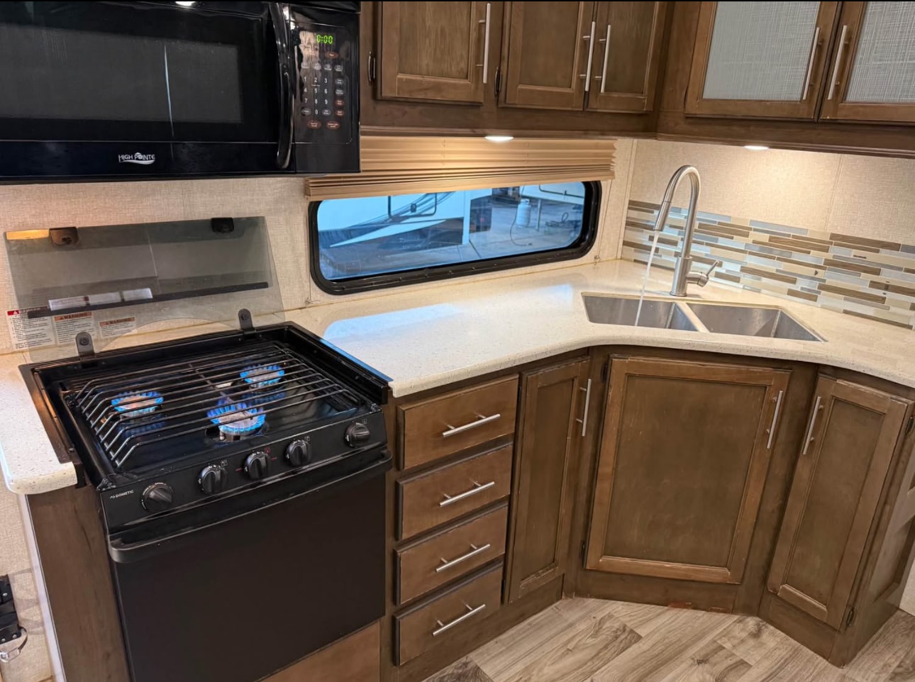 2018 Forest River Cougar 367FLS Fifth Wheel thumbnail 10