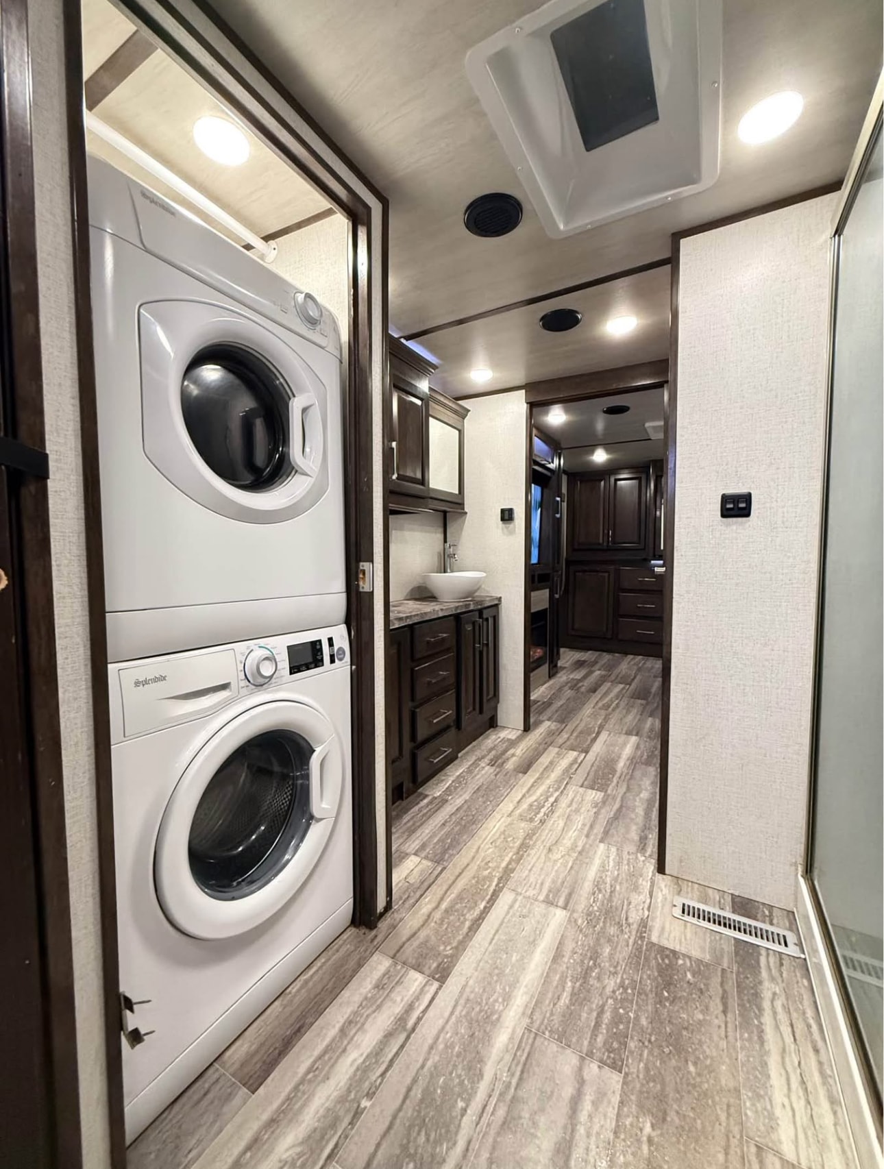 2021 Yukon Dutchmen 421FL Fifth Wheel thumbnail 3