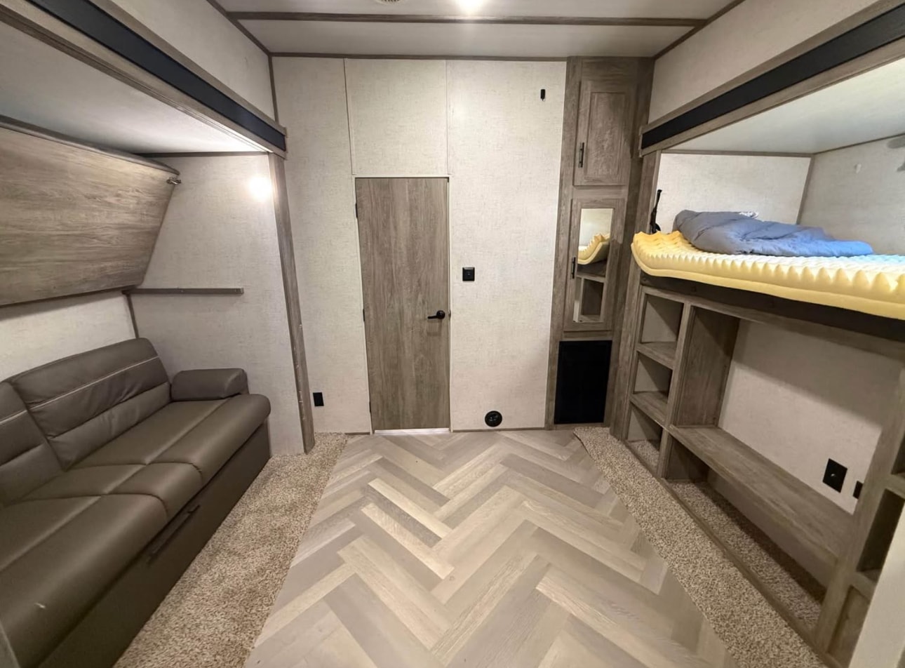 2021 Wildwood Heritage Glen 356QB Fifth Wheel thumbnail 2