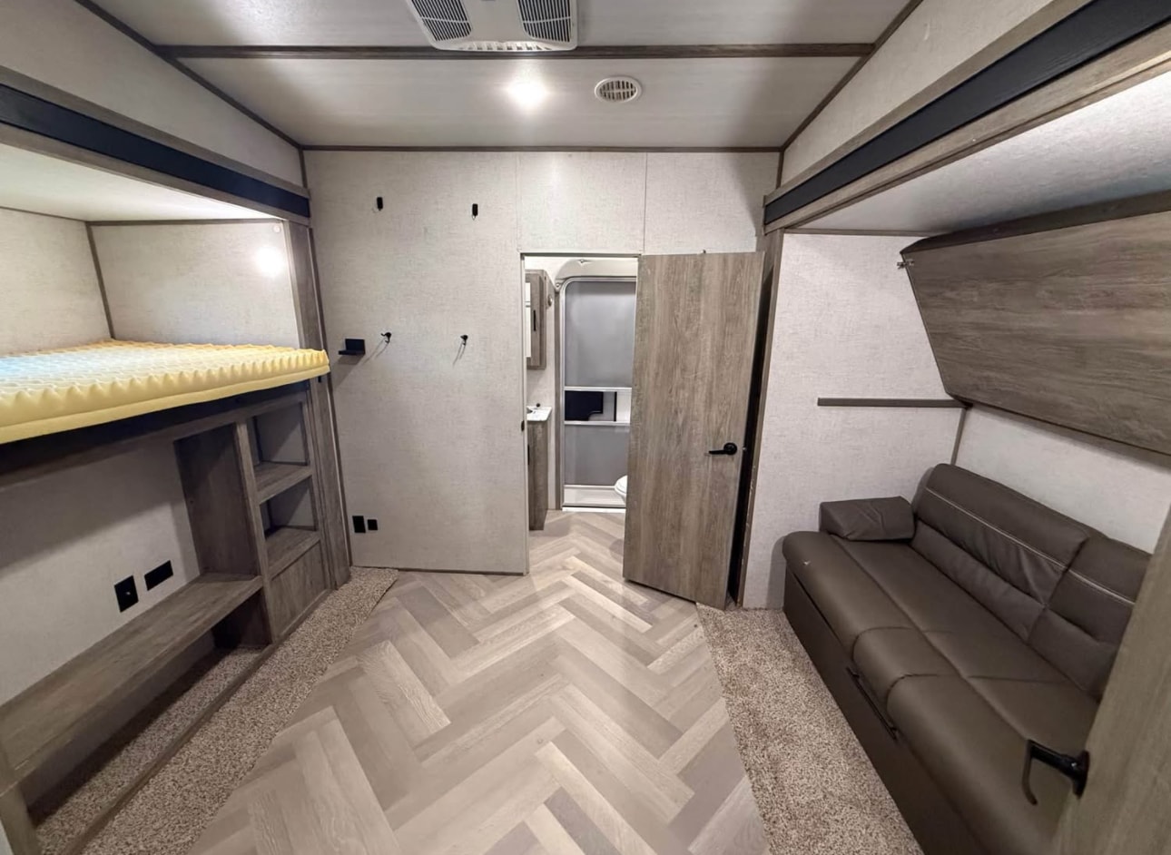 2021 Wildwood Heritage Glen 356QB Fifth Wheel thumbnail 3