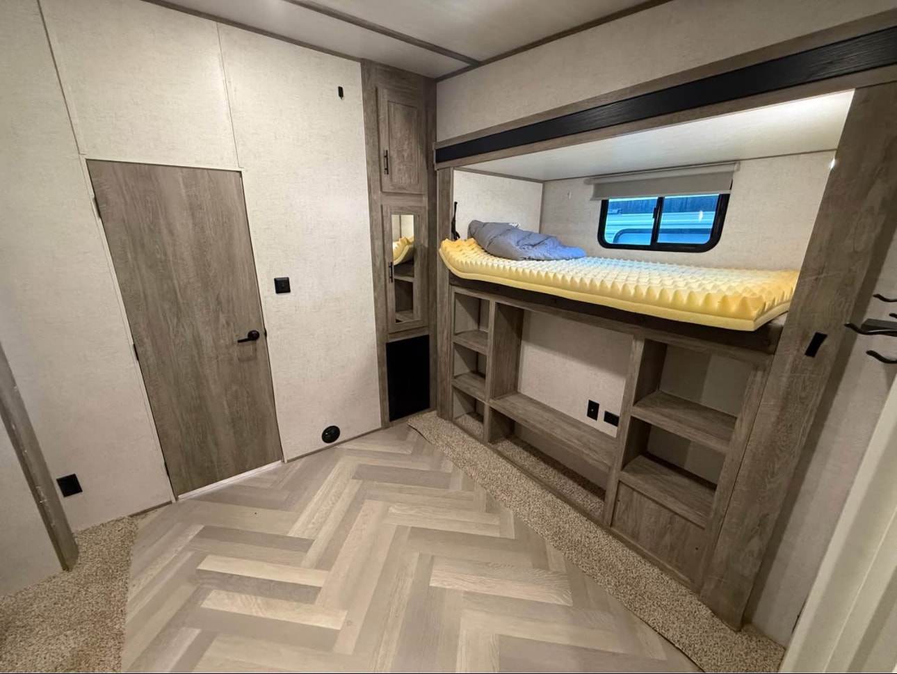 2021 Wildwood Heritage Glen 356QB Fifth Wheel thumbnail 4