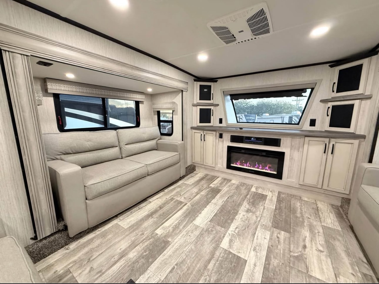 2022 Sierra 3770FL Fifth Wheel