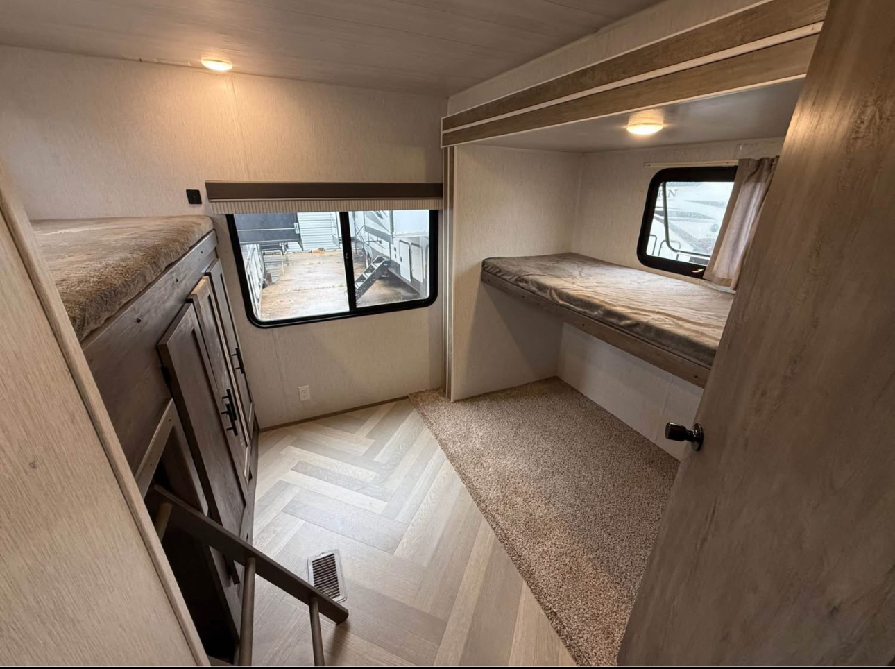 2022 Forest River Wildwood 33TS Travel Trailer thumbnail 14