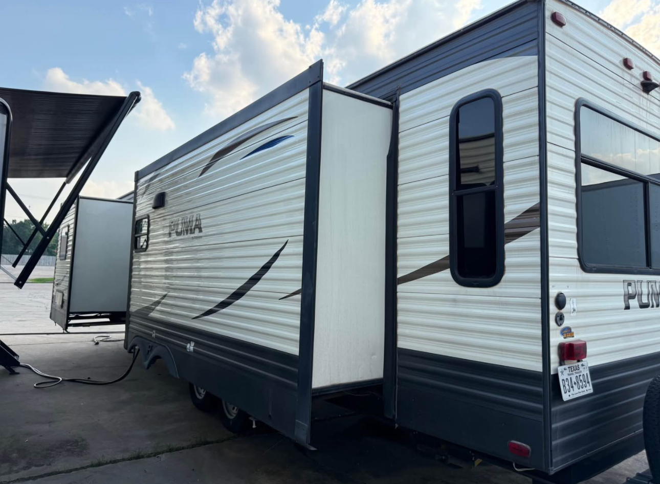 2020 Palomino Puma 31RLQS Travel Trailer thumbnail 11