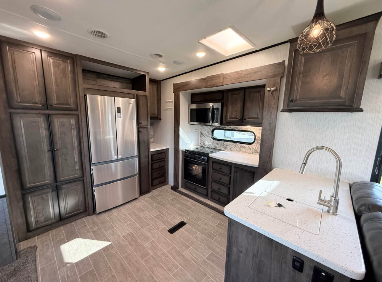 2021 Heartland BigHorn 39RK Fifth Wheel thumbnail 12