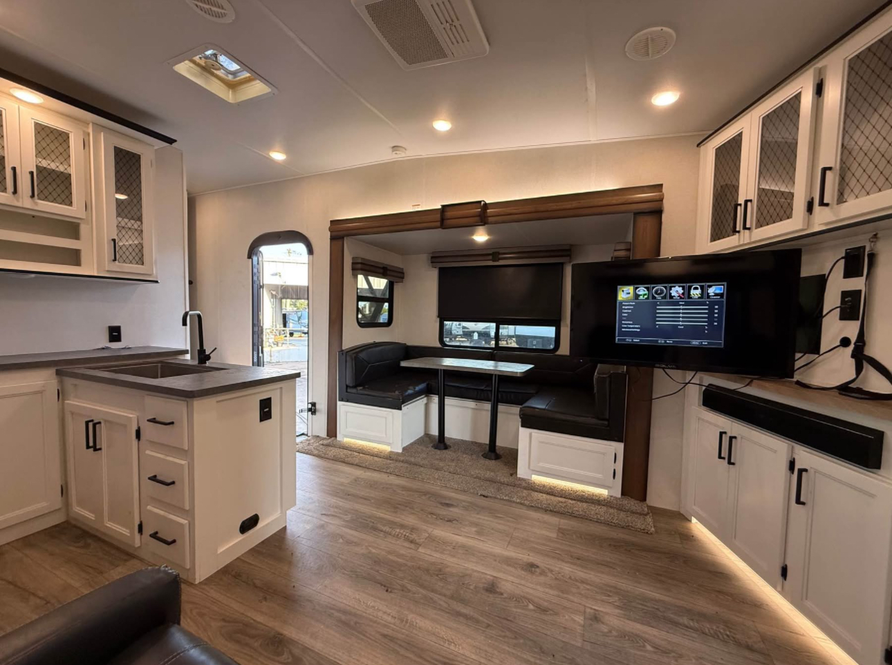 2021 Prime Time Crusader Lite 33BH Fifth Wheel thumbnail 12