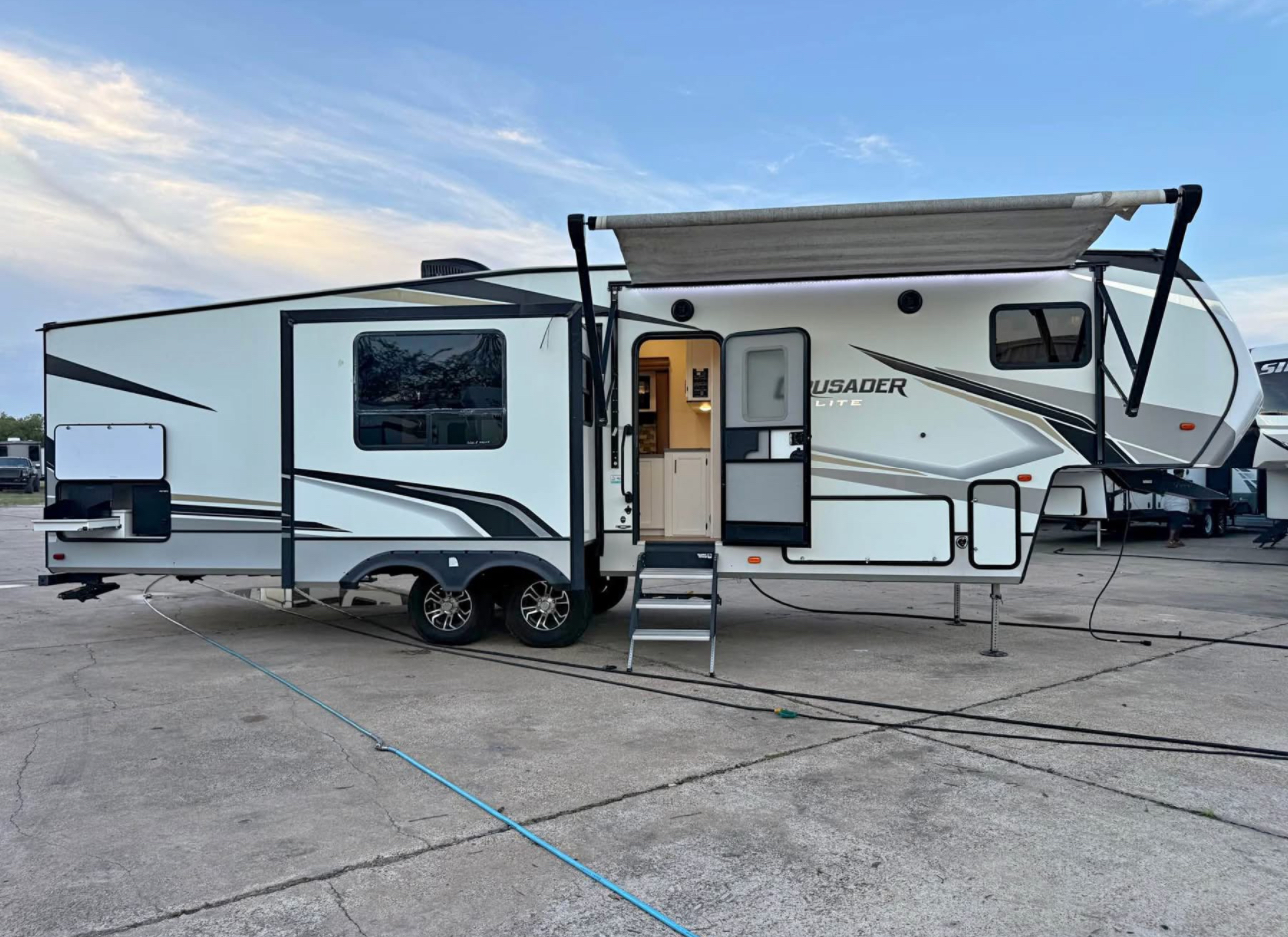 2021 Prime Time Crusader Lite 33BH Fifth Wheel thumbnail 15