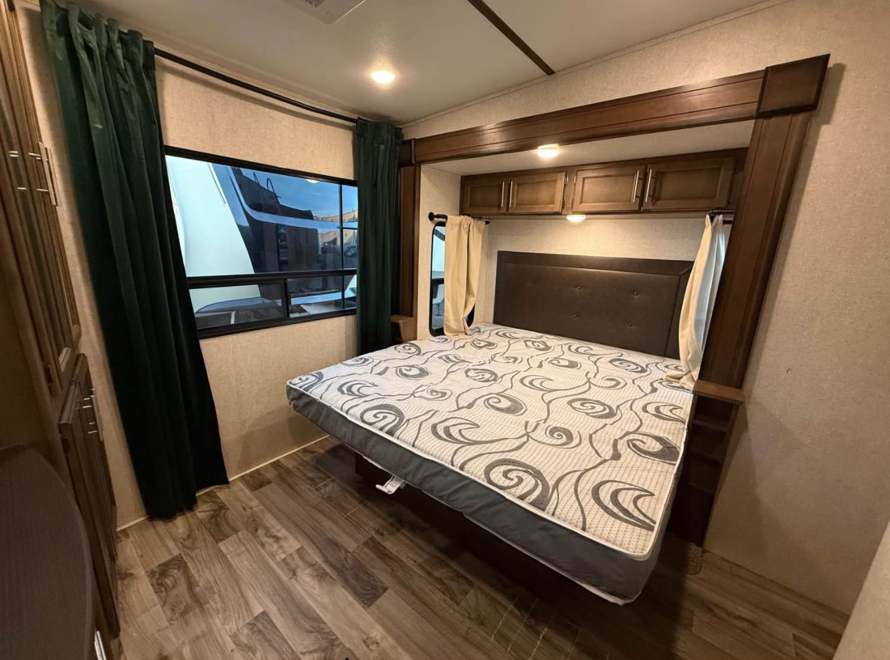 2018 Forest River Cougar 367FLS Fifth Wheel thumbnail 12