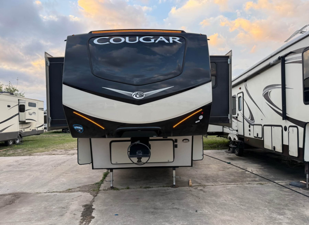 2021 Yukon Dutchmen 421FL Fifth Wheel thumbnail 11