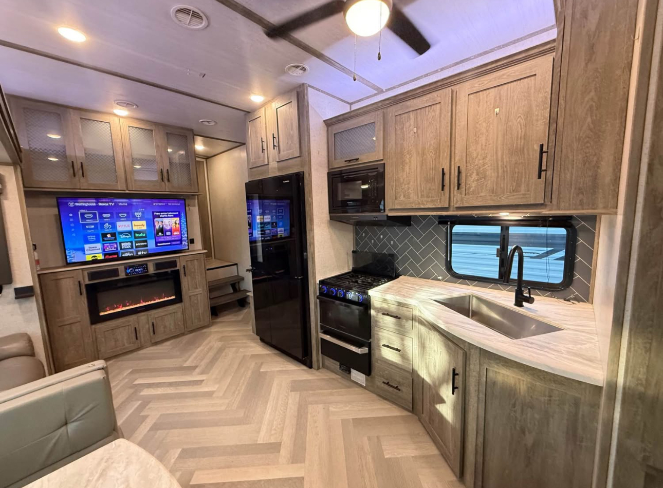 2021 Wildwood Heritage Glen 356QB Fifth Wheel thumbnail 17