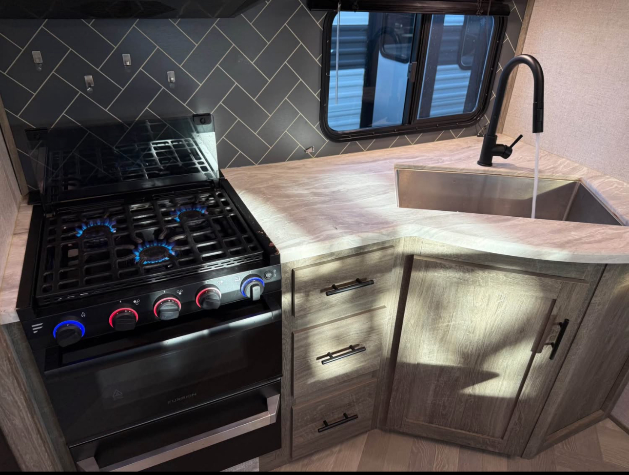 2021 Wildwood Heritage Glen 356QB Fifth Wheel thumbnail 15