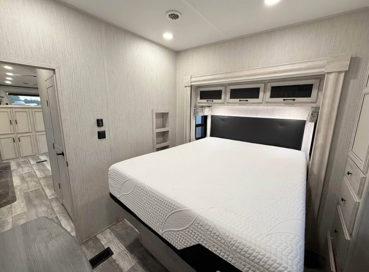 2022 Sierra 3770FL Fifth Wheel thumbnail 12